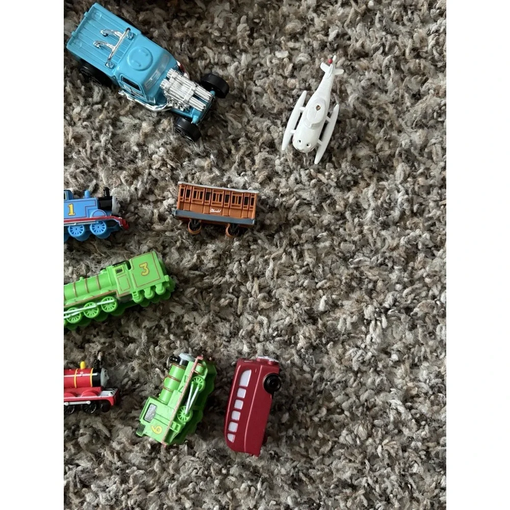 Small Toy Cars Plastic Train Figures Lot
